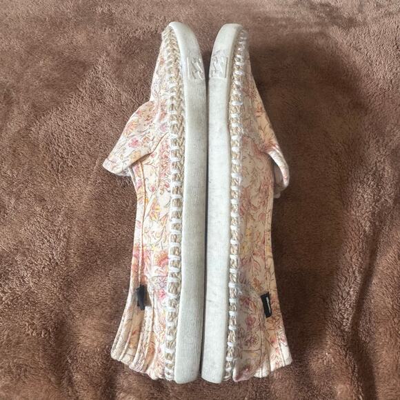 Billabong Women’s Floral Paisley Pink/White Loafers Size 8 Casual Slip On Beach - Picture 7 of 8